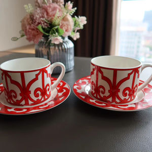 Juego de Vajilla de Porcelana China para Restaurante Occidental, Diseño Clásico, Ecológico, con Patrón de Hierro Forjado Rojo, Taza y Platillo para Café - Product Image 2