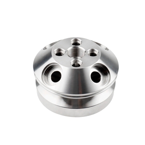 Composant de tournage en acier inoxydable usiné CNC avec trous filetés et alésage de précision - Product Image 1