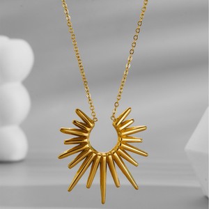 Cadena de clavícula abierta de acero de titanio Retro americano europeo nueva moda collar con colgante de girasol creativo geométrico - Product Image 4