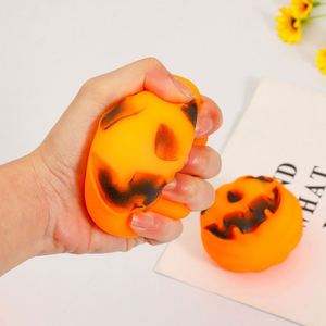 Joyeux Halloween : Lanterne Citrouille 7cm en TPR, Jouet Squishy Créatif Anti-Stress, Cadeau pour Enfants et Adultes, Jouet à Presser pour Soulager le Stress - Product Image 1