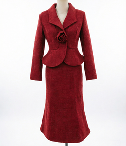 Elegante Completo da Donna, Cappotto Invernale, Look Lussuoso, Top Rosso con Scollo a V, Soprabito Abbinato a Pantaloni Capri, Set Due Pezzi - Product Image 4