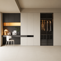 Armoire moderne autoportante minimaliste sur mesure avec bureau intégré, coiffeuse, rangement et étagères ouvertes pour optimiser l'espace