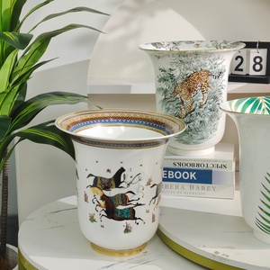 แจกันตั้งโต๊ะทำมือลายพอร์ซเลนสไตล์ร่วมสมัยสำหรับตกแต่งบ้าน - Product Image 3