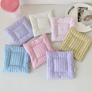 Sottobicchiere Decorativo in Ceramica con Logo Ricamato Personalizzato, Colore Crema, Isolante per Tè, Piccolo Quadrato Trapuntato in Cotone - Product Image 5