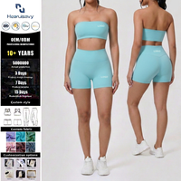 Ensemble de yoga 2 pièces pour femme : Soutien-gorge de sport sans bretelles respirant et léger + Short cycliste taille haute sans couture pour la gym