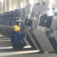 Presse à vis pour la déshydratation des boues de traitement des eaux usées MYDL404 5-650 kg/h 75%-85% 0,14 m3/h-55 m3/h 1%-5% SGS/CE/ISO 9001