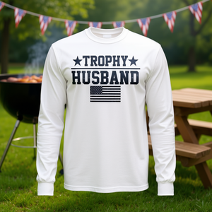 Trophy Husband - Camiseta de manga larga para hombre, cuello redondo, bandera americana, regalo del día del padre - Product Image 3