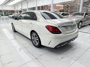 <span class=keywords><strong>Precio</strong></span> con Gran Descuento, <span class=keywords><strong>Mercedes</strong></span> C200L 2019, Sedán de Lujo, Volante a la Izquierda, Interior Oscuro en Cuero, Características de Seguridad Avanzadas, Diseño Moderno - Product Image 4