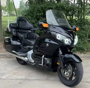 Moto de tourisme haut de gamme GL1800 Gold Wing 1833cc à six cylindres à plat refroidie par eau, avec injection électronique PGM-Fi, économique en carburant, de luxe - Product Image 3