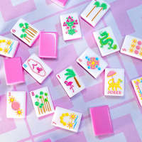 Magnifiques tuiles de mahjong américaines de luxe bicolores en acrylique rose avec motifs tropicaux flamants roses et dragons pour les jeux de société à domicile en vacances