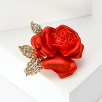 Bros Bunga Mawar Merah Enamel Berlian Imitasi Mewah untuk Wanita Uniseks Pin Tanaman Hadiah Aksesori Perhiasan Pesta Kasual (BR181)