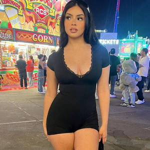 Combinaison courte skinny noire sexy à col en dentelle, combinaison élégante et solide pour femmes, combinaison une pièce, vêtements d'entraînement - Product Image 1