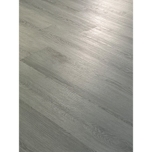 Suelo Vinílico SPC Gris Roble con Relieve Ligero de Alta Calidad, Diseño Moderno para Interiores, Resistente al Agua, Diseño Gráfico - Product Image 1