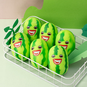 Hongxiaoer Jouet de décompression sonore en forme de pastèque, populaire sur les réseaux sociaux, figurine de fruit créative, petite figurine décorative, vente en gros directe usine - Product Image 4