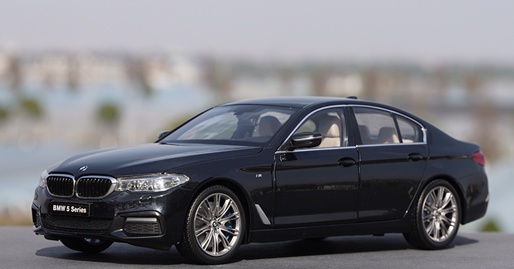 1/18 GTAutos BMW 5 Series 535i (Silver) Diecast Car Model