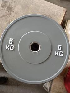 Plaques de pare-chocs en caoutchouc colorées de 20kg avec logo OEM Nouveau style Plaques de musculation Fitness Compétition Haltères - Product Image 2