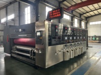 Machine d'impression flexographique haute vitesse pour carton ondulé, découpeuse et rainureuse pour boîtes en carton
