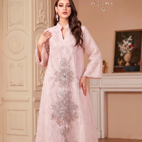 Robe Abaya Modeste Jaune Vif avec Broderie Florale Argentée Col Mandarin Manches Longues