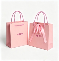 Sacs en papier kraft de luxe recyclables personnalisés, sacs cadeaux de haute qualité avec votre propre logo, poignée en ruban