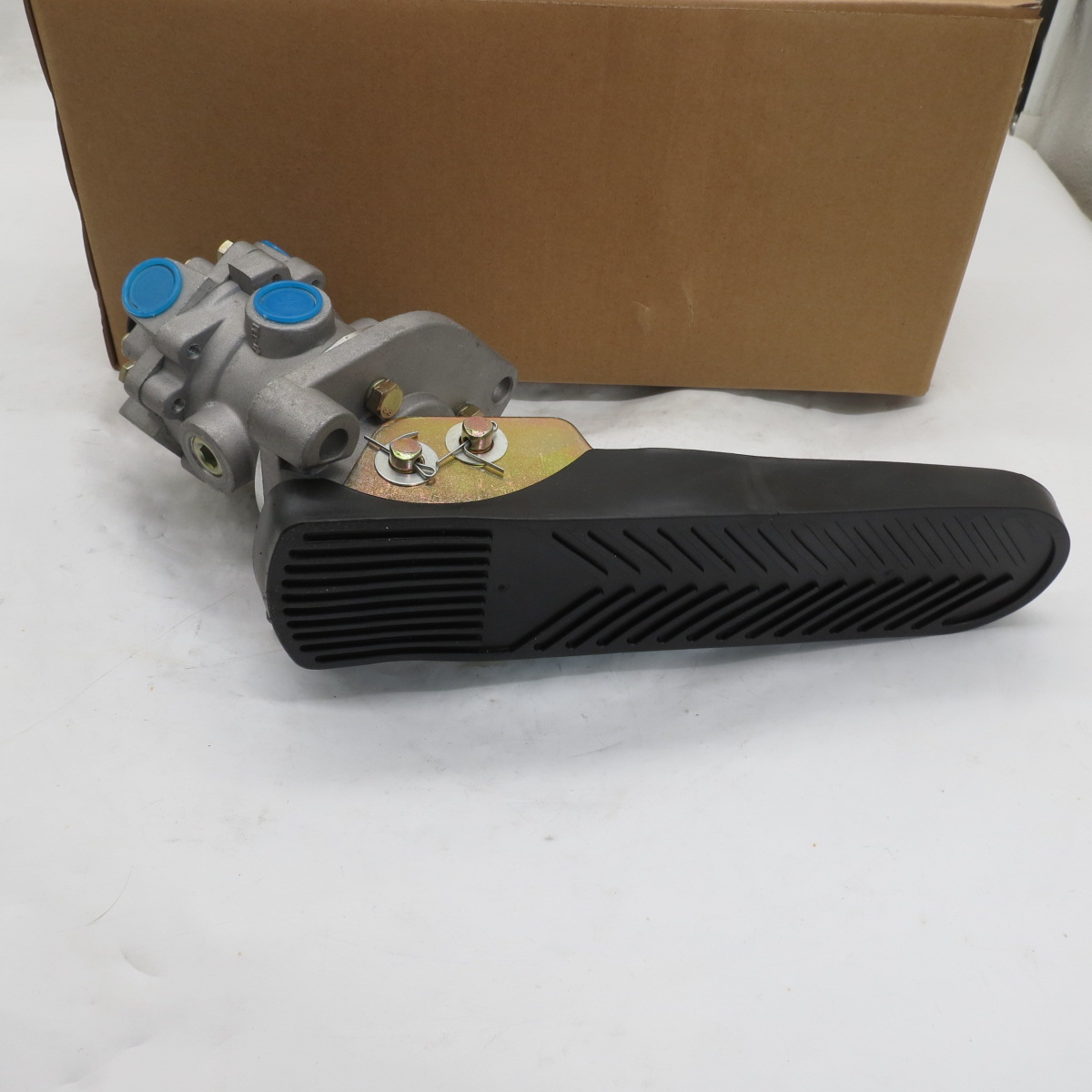 Shop High-Quality Foot Brake Valve 241-02903 for Trucks