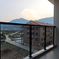 Système de balustrade verticale en aluminium facile à installer pour porche, balcon, terrasse et escalier