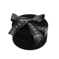 Caja de Regalo Redonda Rígida de Terciopelo Negro con Detalles Dorados y Lazo de Satén Impreso, Caja de Empaque de Lujo para Set de Velas y Productos de Baño