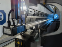 Presse plieuse électro-hydraulique synchrone CNC 4000 mm 8 axes DA69T pour le pliage de tôles
