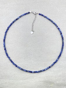 Gargantilla de sodalita facetada con cuentas, joyería delicada de piedras preciosas, collar de cristal con microcuentas facetadas, joyería minimalista, pequeña piedra preciosa - Product Image 3
