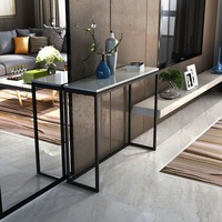 Table console de salon de luxe moderne et durable en métal doré, acier inoxydable, avec plateau en marbre