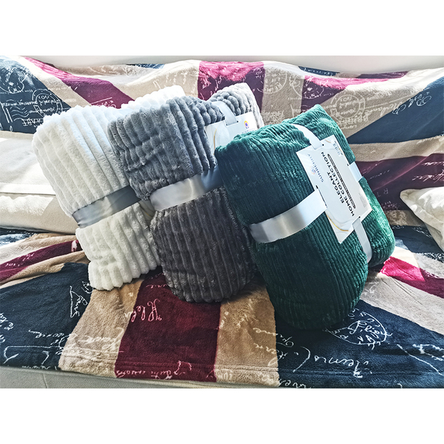 WholesaleThrow Fleece Bed Blanket Cheap Solid Color Flannel Soft Green Throw Blankets for Winter