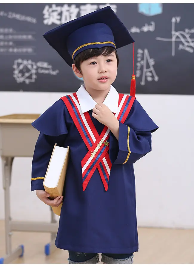 Robe de graduation de l'école primaire de la maternelle Robe de baccalauréat Photo de graduation pour enfants 2 ensembles de vêtements et de chapeaux