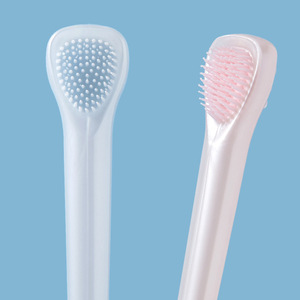 Brosse à dents Haoniu avec gratte-langue, poils doux pour le nettoyage quotidien des dents, couleurs rose et bleu - Product Image 3