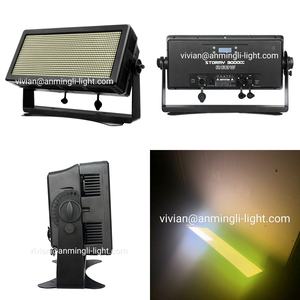 Tempesta 1320cc RGBW outdoor ha condotto la luce stroboscopica - Product Image 1