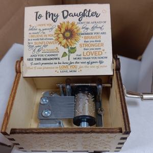 <span class=keywords><strong>Caja</strong></span> de música personalizada de fábrica You Are My Sunshine to My Daughter Gift Regalos de reunión familiar - Product Image 1
