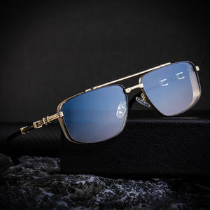 Nuevas Gafas de Sol Estilo Punk para Hombre, Marco Cuadrado Pequeño de Metal Negro, Protección UV400, Lentes de PC Clase 2 - Product Image 5