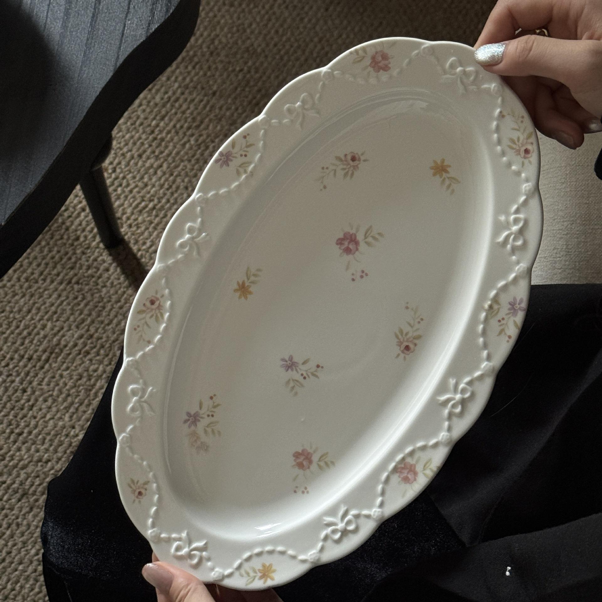 "Fugitive Princess Floral Oval Plate.