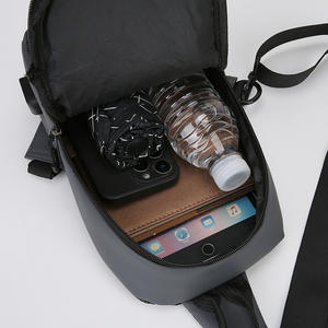 Sac de poitrine pour homme LJD8609, grande capacité, revêtement PU, multifonctionnel, sac de voyage d'affaires USB, sac bandoulière gris, noir, vert militaire - Product Image 1