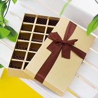Boîtes cadeaux en carton personnalisées de luxe pour bonbons de la Saint-Valentin, boîte à chocolat carrée personnalisée avec séparateur en papier