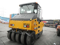 Rouleau compacteur de pneus XP163 pour diverses applications de construction, compacteur de sol entièrement hydraulique à prix abordable