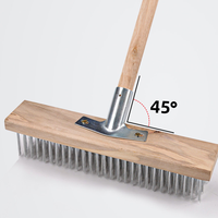 Brosse métallique à long manche en acier inoxydable pour le nettoyage des cours, des piscines, des sols en ciment, l'élimination du mousse et des saletés tenaces