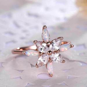 Anello da Donna Stile Opale con Motivi Floreali, Elegante Gioiello Regolabile in Lega con Accenti Colorati, Design Moderno per Regalo - Product Image 2
