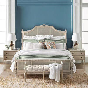 طاولات سرير جانبية مخصصة من الخشب الصلب بتصميم فرنسي عتيق وأثاث غرف نوم - Product Image 6