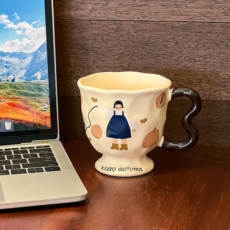 fille en jupe courte