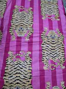 Sac en coton matelassé à motifs floraux imprimés à la main, conçu pour un usage quotidien réutilisable, avec rembourrage doux et intérieur spacieux - Product Image 3