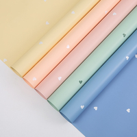 Fleuriste Fournisseurs Professionnel Étanche En Plastique Épaissir Imprimé Coeur Fleur Papier D'emballage pour Bouquet
