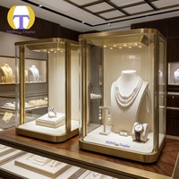 Maßgefertigte Glasvitrine mit Goldfarbenem Edelstahlrahmen und Hochdichter LED-Beleuchtung für Schmuck-Boutiquen und Einzelhandelsauslagen