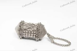 กระเป๋าโลหะทำมือสไตล์อินเดียสุดหรู  กระเป๋าออกงานกลางคืนลายชาติพันธุ์  มีจำหน่ายในราคาที่เหมาะสม - Product Image 5