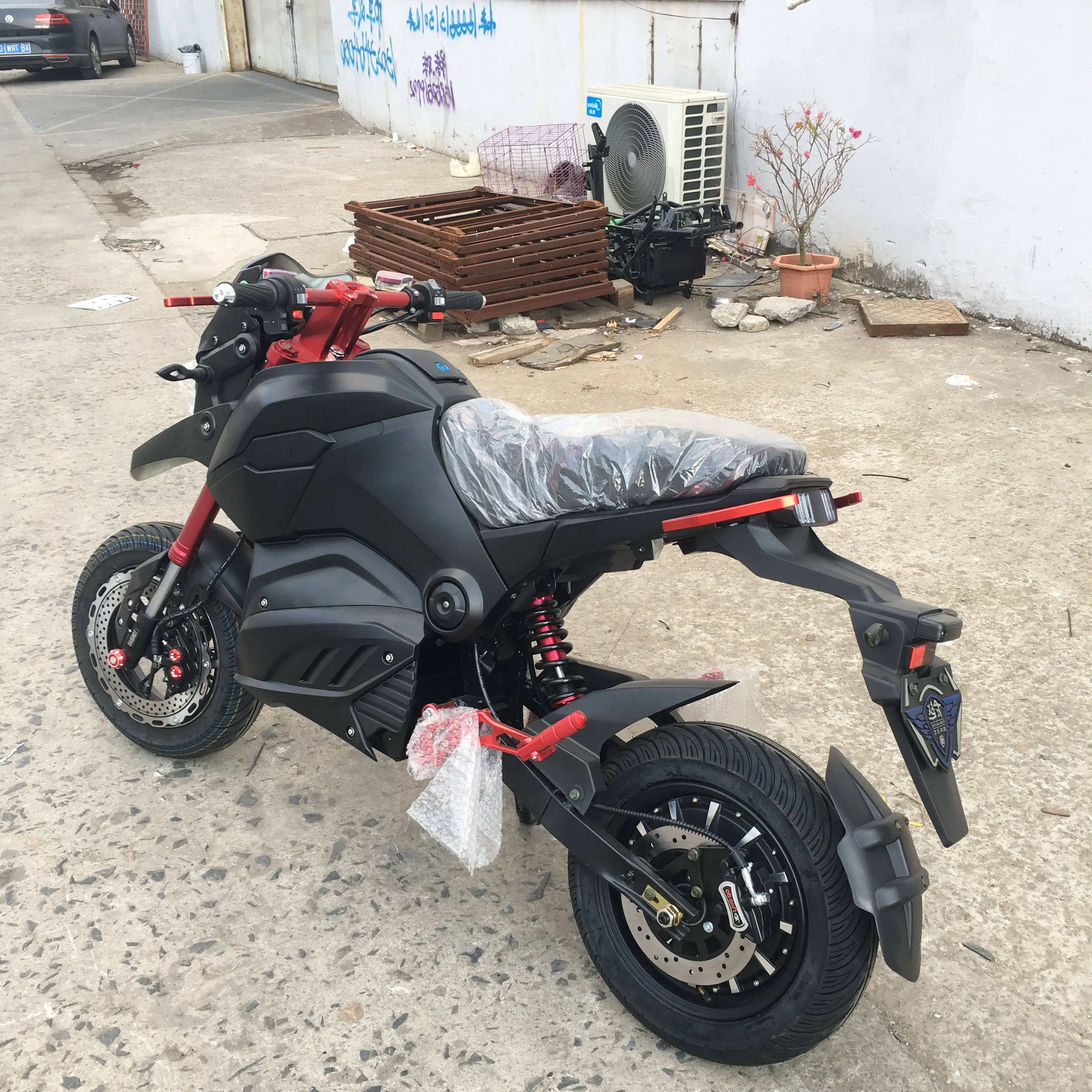 EEC Approved City Slicker Electric Motorcycle Long Range Scooter