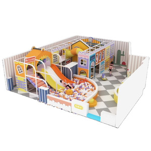 Toboggan d'intérieur coloré avec piscine à balles pour enfants, en matériau PP, design pagode, panneau de bienvenue inclus - Product Image 3