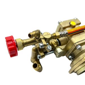 เครื่องพ่นยาไฟฟ้าแบบมือถือ 1.1 กิโลวัตต์ หัวปั๊มแบบสองกระบอกสูบ สำหรับพืชผลไม้และการเกษตร พร้อมมอเตอร์หลัก - Product Image 1